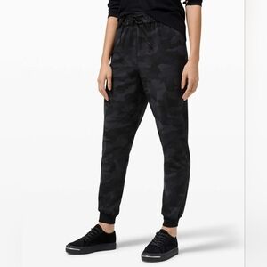 Lululemon Stretch High-Rise Jogger Full Length Heritage 365 Camo Deep Coal Multi